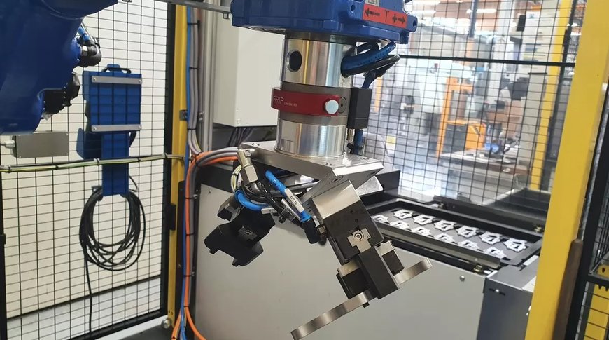 MOTOMAN Roboter und Palettiersysteme von EGS automatisieren Werkzeugmaschine von Fintes